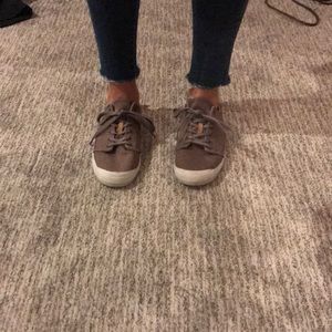 Cute brown canvas Reef sneakers